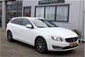 Volvo V60 - 2.4 D6 AWD Plug-In Hybrid Summum On Call | Schuifdak | Cognac Leder | Cam EX BTW - 1 - Thumbnail