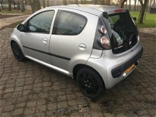 Citroën C1 - 1.0 Attraction Comfort Plus incl. Airco, NAP en elektrische ramen