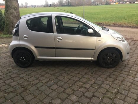 Citroën C1 - 1.0 Attraction Comfort Plus incl. Airco, NAP en elektrische ramen - 1