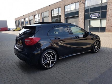 Mercedes-Benz A-klasse - A220 CDI AMG Panodak Camera Memory stoelen Adaptive cruise control Harman K - 1