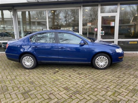 Volkswagen Passat - 1.6 FSI Trendline CRUISE|AIRCO|NIEUWE APK - 1