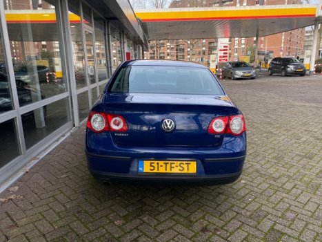 Volkswagen Passat - 1.6 FSI Trendline CRUISE|AIRCO|NIEUWE APK - 1