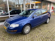 Volkswagen Passat - 1.6 FSI Trendline CRUISE|AIRCO|NIEUWE APK