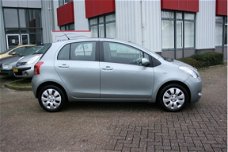 Toyota Yaris - 1.3 VVTi Sol MMT Automaat