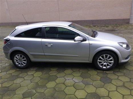 Opel Astra GTC - 1.6 Enjoy BJ2005/APK/AIRCO/NAP/2E EIGENAAR - 1