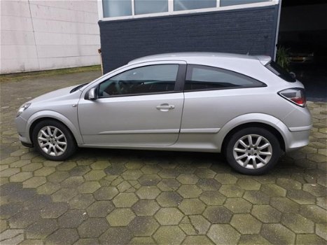 Opel Astra GTC - 1.6 Enjoy BJ2005/APK/AIRCO/NAP/2E EIGENAAR - 1