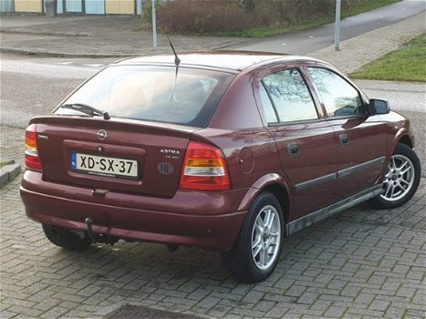 Opel Astra - 1.6-16V Club AUTOMAAT//ELEK.R/NAP - 1