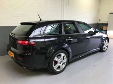 Alfa Romeo 159 Sportwagon - 2.2 JTS Selespeed TI/ LEER - 1