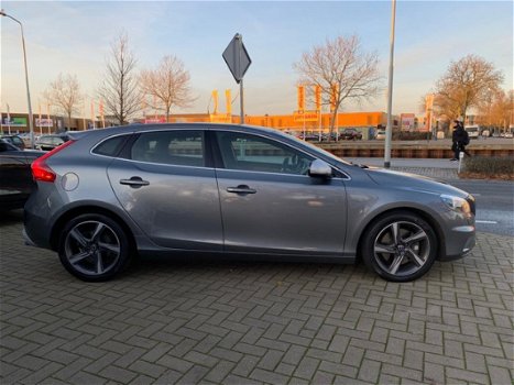 Volvo V40 - 2.0 D4 R-Design R - 1