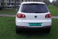 Volkswagen Tiguan - 2.0 TSI Sport&Style 4Motion Automaat, Airco Navigatie PDC . Panoramadak - 1 - Thumbnail