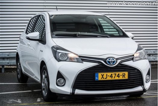 Toyota Yaris - 1.5 Hybrid Dynamic 2015 NAVI✔Clima✔Keyless✔Parkcam✔Cruise✔ - 1