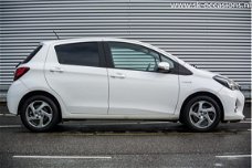 Toyota Yaris - 1.5 Hybrid Dynamic 2015 NAVI✔Clima✔Keyless✔Parkcam✔Cruise✔