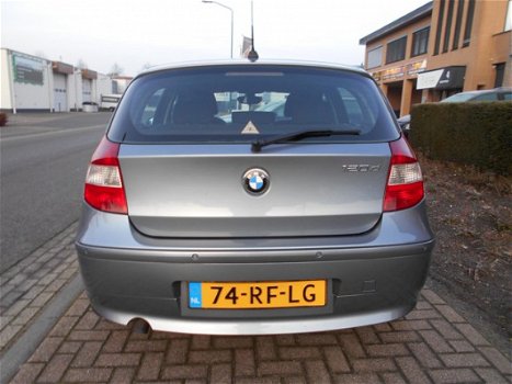 BMW 1-serie - 120D 5-DEURS NAVIGATIE/I-DRIVE/CRUISE-CONTROL/PARKEERSENSOREN - 1