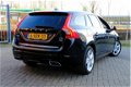 Volvo V60 - 2.4 D6 AWD Plug-In Hybrid Momentum Aut. Navi/Clima/PDC - 1 - Thumbnail