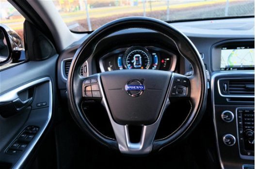 Volvo V60 - 2.4 D6 AWD Plug-In Hybrid Momentum Aut. Navi/Clima/PDC - 1