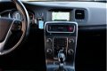 Volvo V60 - 2.4 D6 AWD Plug-In Hybrid Momentum Aut. Navi/Clima/PDC - 1 - Thumbnail
