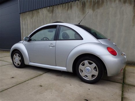 Volkswagen New Beetle - 2.3 V5 Highline LMV, leder, airco - 1