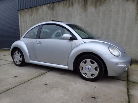 Volkswagen New Beetle - 2.3 V5 Highline LMV, leder, airco - 1