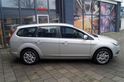 Ford Focus Wagon - 1.6 Ghia / Clima / Navi / PDC / Automaat - 1