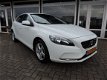 Volvo V40 - 2.0 D4 Momentum Business 50 procent deal 4.975, - ACTIE LED / Navi / Clima / PDC / Bluet - 1 - Thumbnail