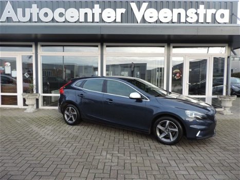 Volvo V40 - 1.6 D2 R-Design 50 procent deal 4.975, - ACTIE Navi / PDC / Clima / Cruise - 1