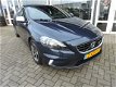 Volvo V40 - 1.6 D2 R-Design 50 procent deal 4.975, - ACTIE Navi / PDC / Clima / Cruise - 1 - Thumbnail