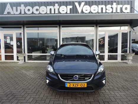 Volvo V40 - 1.6 D2 R-Design 50 procent deal 4.975, - ACTIE Navi / PDC / Clima / Cruise - 1