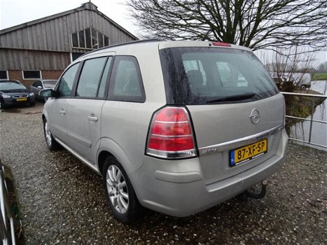 Opel Zafira - 2.2 Temptation Met Airco + Cruise + 6-bak Nu € 4.250, - 1