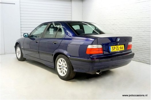 BMW 3-serie - 320i Edition, Automaat, Climate Control, Origineel NL, Dealer-Onderhouden - 1
