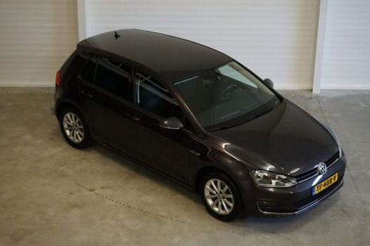 Volkswagen Golf - 1.2 TSI 81KW / 110PK LOUNGE TREKHAAK - 1