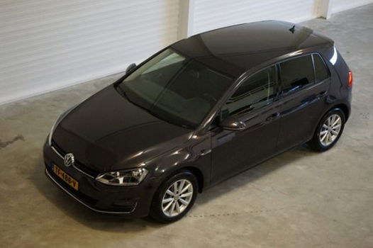 Volkswagen Golf - 1.2 TSI 81KW / 110PK LOUNGE TREKHAAK - 1