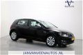 Volkswagen Golf - 1.0 TSI Comfortline 6-bak Parkeersensoren Stuurbediening Climate Control - 1 - Thumbnail