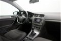 Volkswagen Golf - 1.0 TSI Comfortline 6-bak Parkeersensoren Stuurbediening Climate Control - 1 - Thumbnail