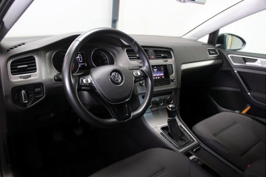 Volkswagen Golf - 1.0 TSI Comfortline 6-bak Parkeersensoren Stuurbediening Climate Control - 1