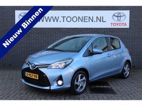 Toyota Yaris - 1.5 Hybrid Trend Special Navigatie-Cruise control-Regen/Lichtsensor - 1