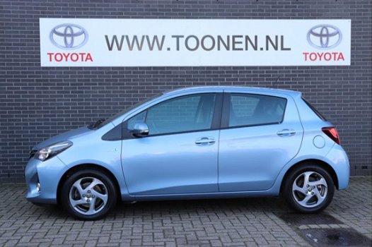 Toyota Yaris - 1.5 Hybrid Trend Special Navigatie-Cruise control-Regen/Lichtsensor - 1