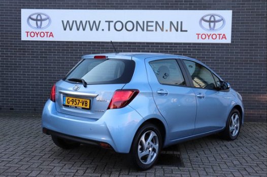 Toyota Yaris - 1.5 Hybrid Trend Special Navigatie-Cruise control-Regen/Lichtsensor - 1