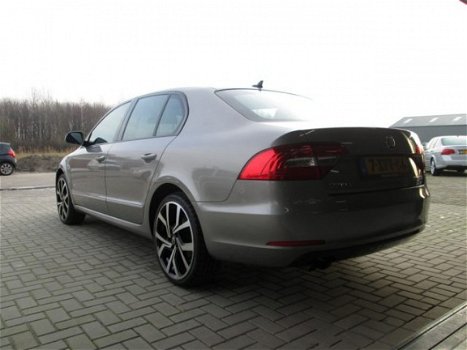 Skoda Superb - 1.4 TSI Active Businessline Ecc Navi 2014 - 1