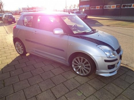 Suzuki Swift - 1.3 BANDIT - 99529 km - Clima - Keyles entry en go - Mp3 - 1