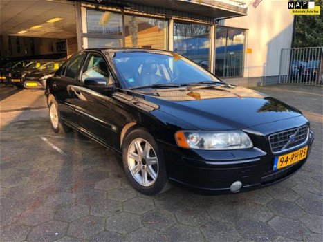 Volvo S60 - 2.5T Summum Airco, automaat, leder - 1