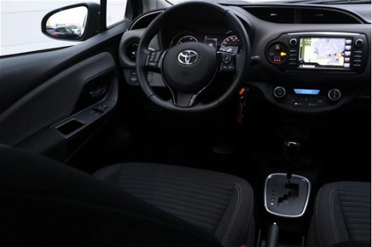 Toyota Yaris - 1.5 Hybrid Dynamic | Automaat | Navi | Clima | LM velgen 15