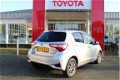 Toyota Yaris - 1.5 Hybrid Dynamic NAVI/ LM-VELGEN/ DONKER GLAS/ KEYLESS - 1 - Thumbnail