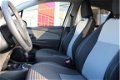 Toyota Yaris - 1.5 Hybrid Dynamic NAVI/ LM-VELGEN/ DONKER GLAS/ KEYLESS - 1 - Thumbnail