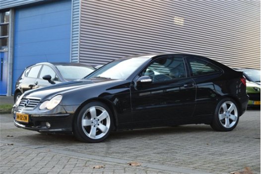 Mercedes-Benz C-klasse Sportcoupé - 180 K. Automaat/Leder/Navi - 1