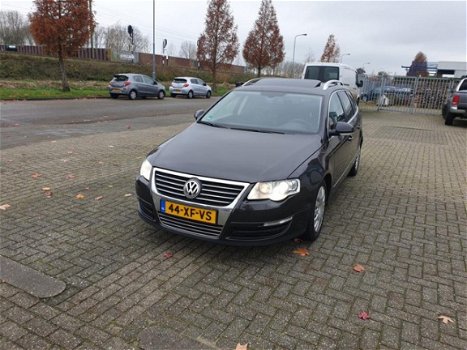 Volkswagen Passat Variant - 2.0 TDI 170pk Highline LEER NAV - 1