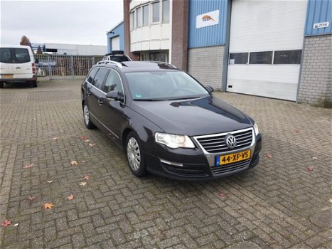 Volkswagen Passat Variant - 2.0 TDI 170pk Highline LEER NAV - 1