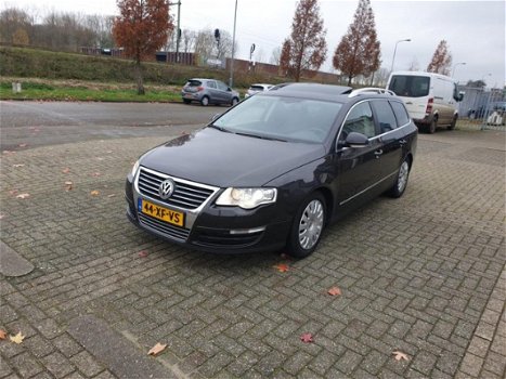 Volkswagen Passat Variant - 2.0 TDI 170pk Highline LEER NAV - 1