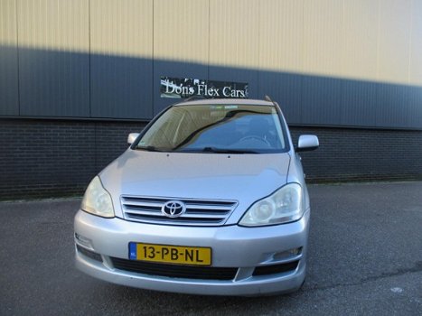 Toyota Avensis Verso - 2.0i Linea Sol 6p - 1