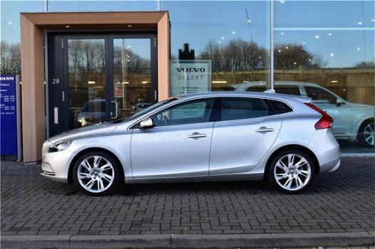 Volvo V40 - 1.6 T3 Momentum Achteruit rij camera, 17