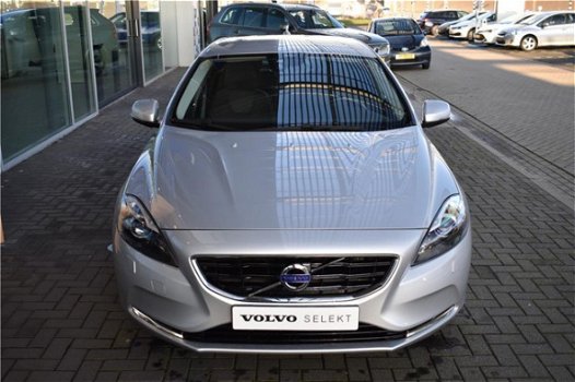 Volvo V40 - 1.6 T3 Momentum Achteruit rij camera, 17